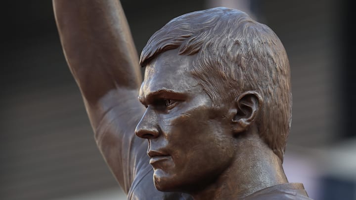 One of the greatest NFL players of all-time will be in attendance at the Miami-Indiana College Football Playoff title game.