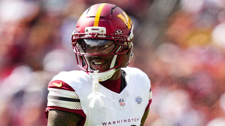 Washington Commanders cornerback Trey Amos