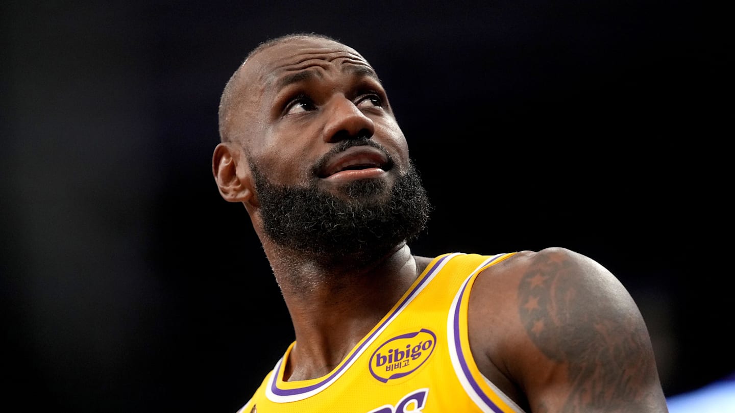 LeBron James’ Shoes Send a Bold Message at USC