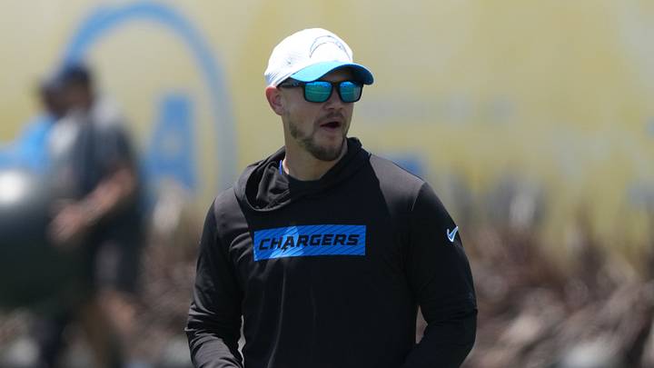 Jun 16, 2026, El Segundo, California; Los Angeles Chargers defensive coordinator defensive coordinator Chris O'Leary during minicamp at The Bolt. Mandatory Credit: Kirby Lee-Imagn Images Jun 16, 2026, El Segundo, California; Los Angeles Chargers defensive coordinator defensive coordinator Chris O'Leary during minicamp at The Bolt. Mandatory Credit: Kirby Lee-Imagn Images