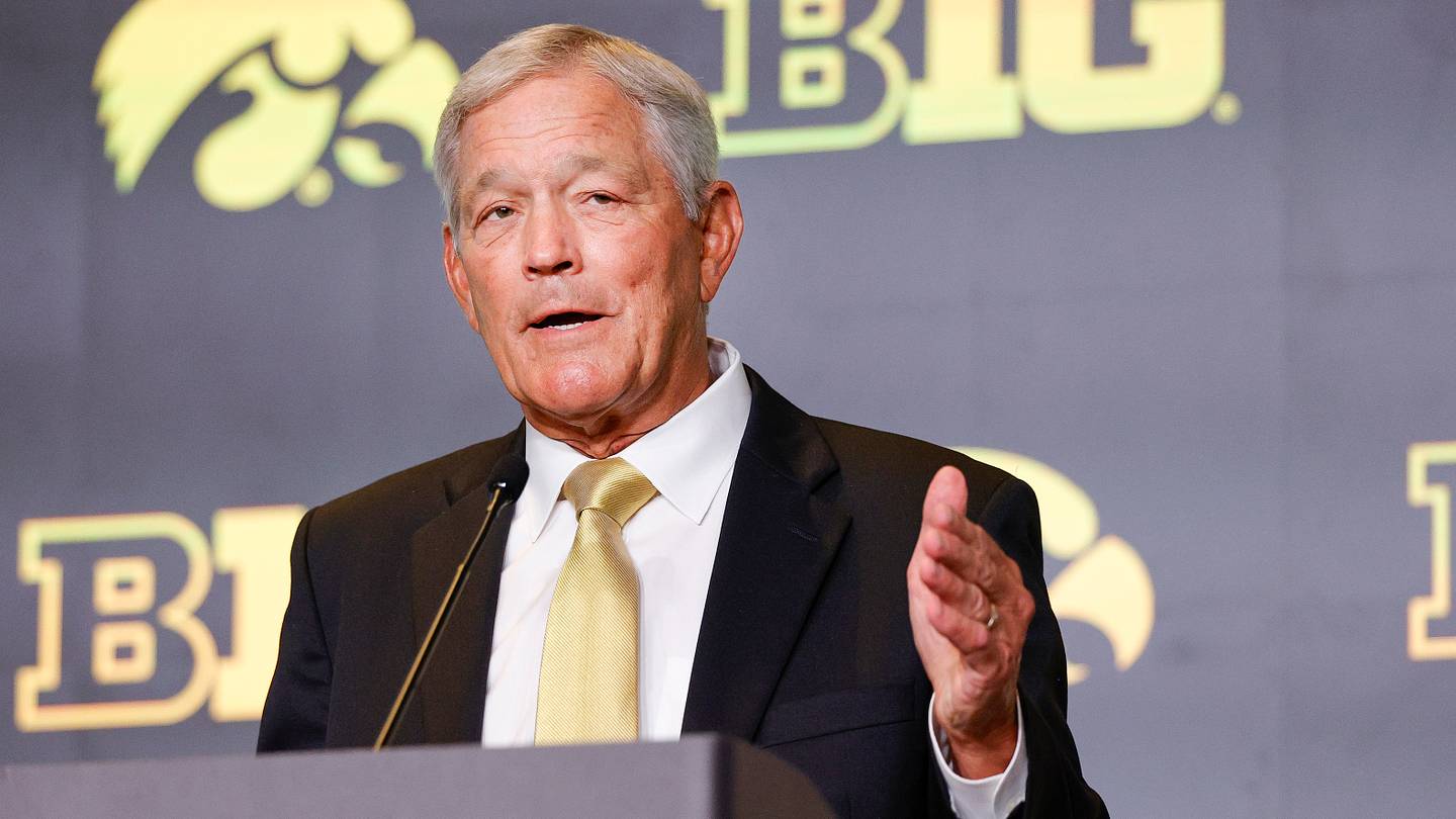 Kirk Ferentz Not Letting Rankings, College Football Playoff Distract Iowa Football