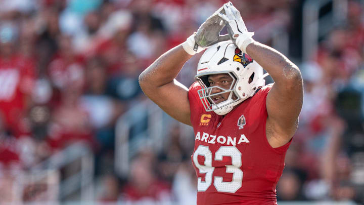 September 21, 2025; Santa Clara, California, USA; Arizona Cardinals defensive end Calais Campbell (93) signals a safety during the fourth quarter against the San Francisco 49ers at Levi's Stadium. Mandatory Credit: Kyle Terada-Imagn Images