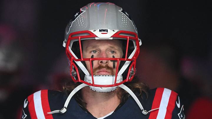 Sep 7, 2025; Foxborough, Massachusetts, USA; New England Patriots safety Brenden Schooler (41) takes the field before the game against the Las Vegas Raiders at Gillette Stadium. Mandatory Credit: Brian Fluharty-Imagn Images Sep 7, 2025; Foxborough, Massachusetts, USA; New England Patriots safety Brenden Schooler (41) takes the field before the game against the Las Vegas Raiders at Gillette Stadium. Mandatory Credit: Brian Fluharty-Imagn Images