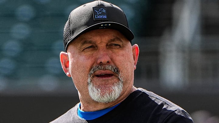 Detroit Lions offensive coordinator John Morton walks on the field for warmup ahead of Cincinnati Bengals game 
