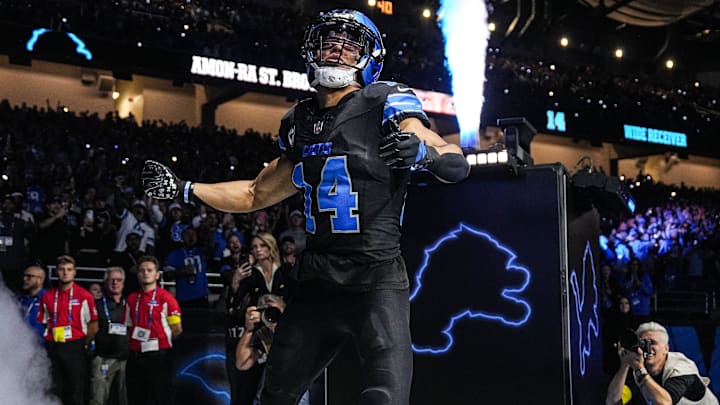 Detroit Lions wide receiver Amon-Ra St. Brown (14) runs onto the field for first half against Tampa Bay Buccaneers at Ford Field in Detroit on Monday, Oct. 20, 2025.