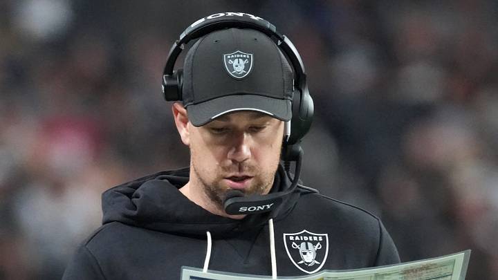 Aug 13, 2026; Paradise, Nevada, USA; Las Vegas Raiders head coach Klint Kubiak against the Arizona Cardinals in the first half at Allegiant Stadium. Mandatory Credit: Kirby Lee-Imagn Images Aug 13, 2026; Paradise, Nevada, USA; Las Vegas Raiders head coach Klint Kubiak against the Arizona Cardinals in the first half at Allegiant Stadium. Mandatory Credit: Kirby Lee-Imagn Images