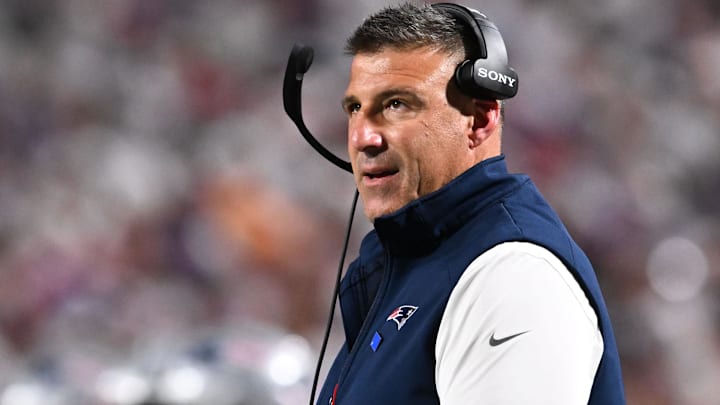 New England Patriots head coach Mike Vrabel during the first half at Highmark Stadium.