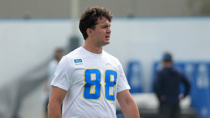 May 11, 2026; El Segundo, CA, USA; Los Angeles Chargers tight end Charlie Kolar (88) during offseason workouts at The Bolt. Mandatory Credit: Kirby Lee-Imagn Images