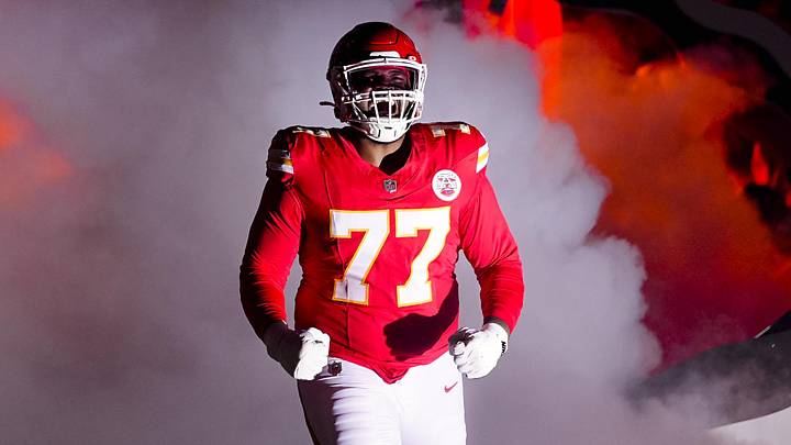 Oct 27, 2025; Kansas City, Missouri, USA; Kansas City Chiefs tackle Jaylon Moore (77) takes the field prior to a game against the Washington Commanders at GEHA Field at Arrowhead Stadium. Mandatory Credit: Jay Biggerstaff-Imagn Images Oct 27, 2025; Kansas City, Missouri, USA; Kansas City Chiefs tackle Jaylon Moore (77) takes the field prior to a game against the Washington Commanders at GEHA Field at Arrowhead Stadium. Mandatory Credit: Jay Biggerstaff-Imagn Images