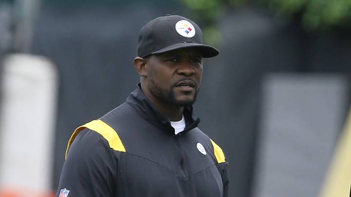 Pittsburgh Steelers senior defensive assistant/linebackers coach Brian Flores