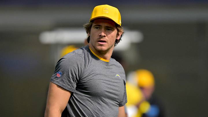 Oct 19, 2025; Inglewood, California, USA; Los Angeles Chargers quarterback Justin Herbert (10) warms up prior to the game against the Indianapolis Colts at SoFi Stadium. Mandatory Credit: Jayne Kamin-Oncea-Imagn Images Oct 19, 2025; Inglewood, California, USA; Los Angeles Chargers quarterback Justin Herbert (10) warms up prior to the game against the Indianapolis Colts at SoFi Stadium. Mandatory Credit: Jayne Kamin-Oncea-Imagn Images