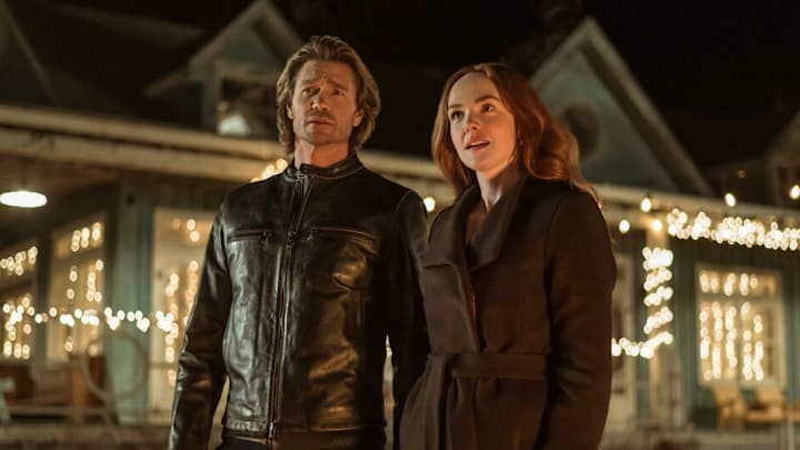 Sullivan’s Crossing -- “Head to the Heart” -- Image Number: SUL310_0007 -- Pictured (L-R): Chad Michael Murray as Cal and Morgan Kohan as Maggie 