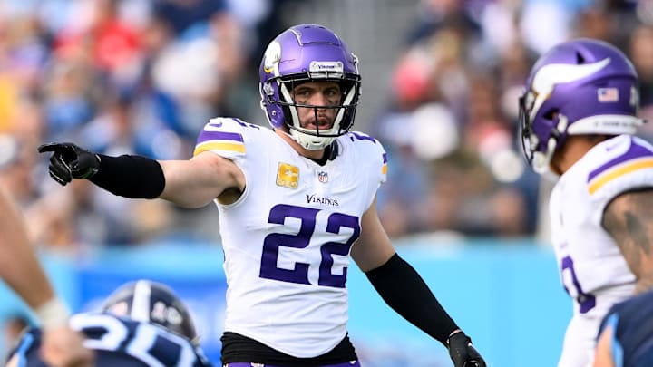 Nov 17, 2024; Nashville, Tennessee, USA; Minnesota Vikings safety Harrison Smith (22) directs the defense against the Tennessee Titans during the first half at Nissan Stadium. Nov 17, 2024; Nashville, Tennessee, USA; Minnesota Vikings safety Harrison Smith (22) directs the defense against the Tennessee Titans during the first half at Nissan Stadium.