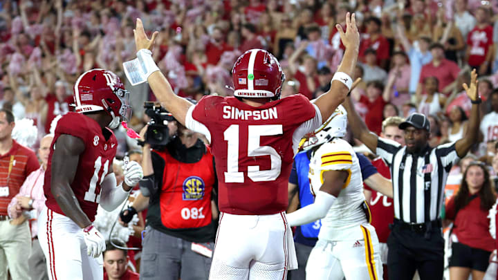 Alabama Crimson Tide quarterback Ty Simpson (15)
