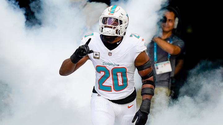 Nov 9, 2025; Miami Gardens, Florida, USA; Miami Dolphins linebacker Jordyn Brooks (20) runs on the field before a game against the Buffalo Bills at Hard Rock Stadium. Mandatory Credit: Jeff Romance-Imagn Images