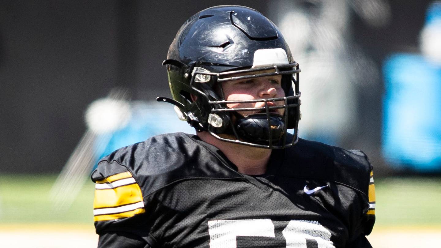 Seahawks 2027 NFL Mock Draft Lands 'Beast' Offensive Lineman