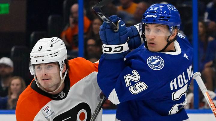Tampa Bay Lightning right wing Pontus Holmbert (29) battles position during the first period against Philadelphia Flyers defense Jamie Drysdale (9) Mandatory Credit: Pablo Robles-Imagn Images Tampa Bay Lightning right wing Pontus Holmbert (29) battles position during the first period against Philadelphia Flyers defense Jamie Drysdale (9) Mandatory Credit: Pablo Robles-Imagn Images