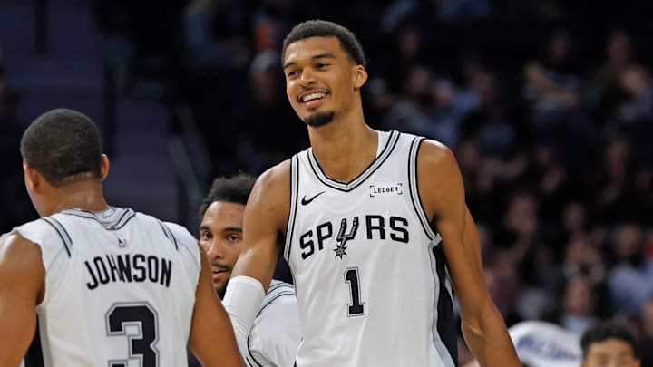 Guangzhou Loong-Lions v San Antonio Spurs