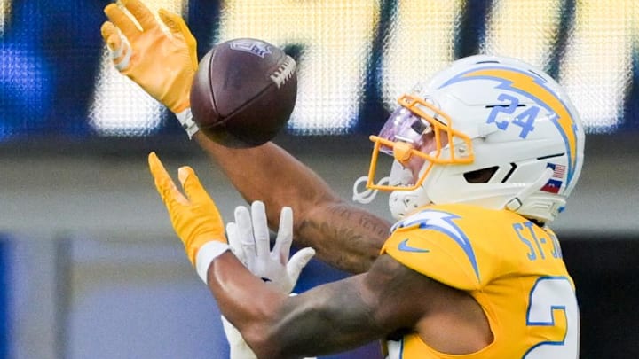 New Packers cornerback Benjamin St-Juste (24) breaks up a pass intended for Indianapolis Colts wide receiver Alec Pierce.