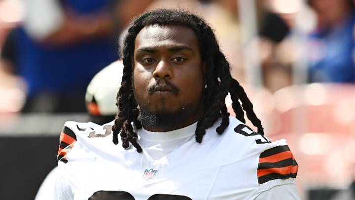 Cleveland Browns defensive tackle Kalia Davis (93) at Huntington Bank Field. 