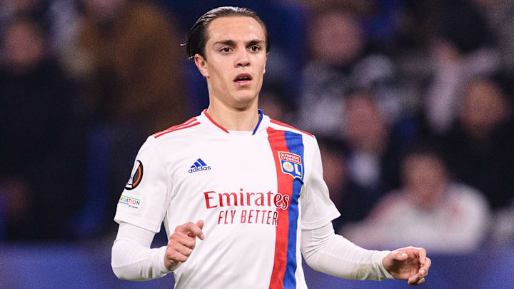 Maxence Caqueret va manquer deux matchs de préparation