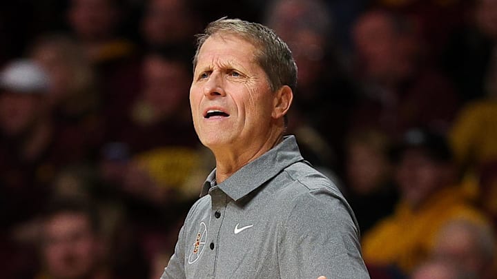 /vhcJan 9, 2026; Minneapolis, Minnesota, USA; Southern California Trojans head coach Eric Musselman reacts during the first half against the Minnesota Golden Gophers at Williams Arena. Mandatory Credit: Matt Krohn-Imagn Images