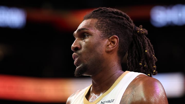 Nov 10, 2025; Phoenix, Arizona, USA; New Orleans Pelicans forward Kevon Looney (55) against the Phoenix Suns at the Mortgage Matchup Center. Mandatory Credit: Mark J. Rebilas-Imagn Images