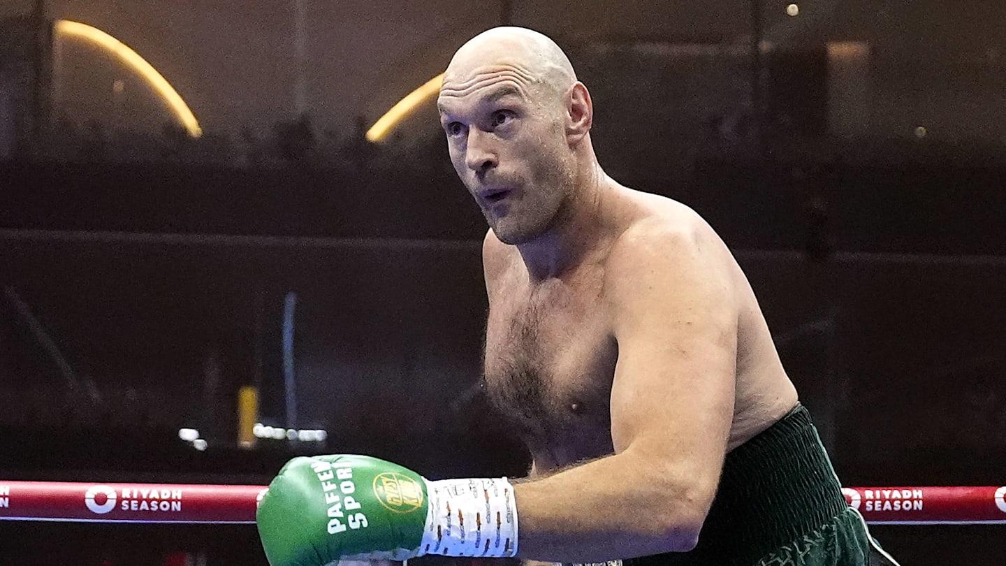 Tyson Fury Ends Year-Long Retirement With Win Over Arslanbek Makhmudov, Challenges Anthony Joshua