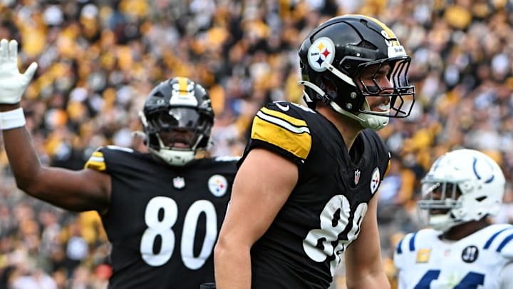 Nov 2, 2025; Pittsburgh, Pennsylvania, USA; Pittsburgh Steelers tight end Pat Freiermuth (88) scores a touchdown during the first half against the Indianapolis Colts at Acrisure Stadium. Mandatory Credit: Barry Reeger-Imagn Images