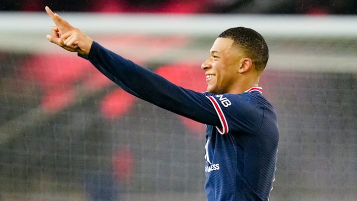 Buteur décisif avec le PSG, Kylian Mbappé a enflammé Twitter Buteur décisif avec le PSG, Kylian Mbappé a enflammé Twitter