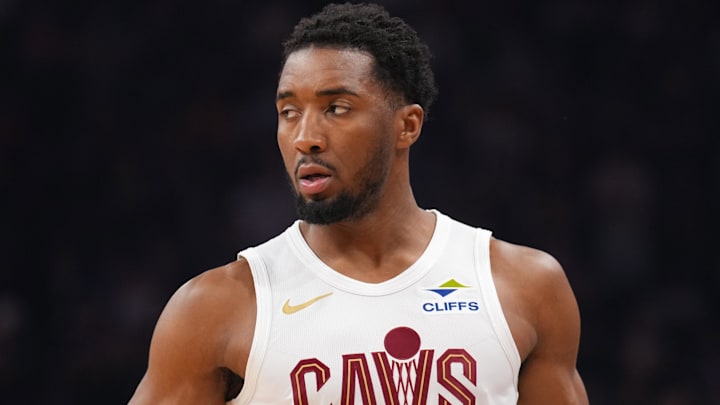 Mar 21, 2025; Phoenix, Arizona, USA; Cleveland Cavaliers guard Donovan Mitchell (45) looks on against the Phoenix Suns during the first half at Footprint Center. Mandatory Credit: Joe Camporeale-Imagn Images Mar 21, 2025; Phoenix, Arizona, USA; Cleveland Cavaliers guard Donovan Mitchell (45) looks on against the Phoenix Suns during the first half at Footprint Center. Mandatory Credit: Joe Camporeale-Imagn Images