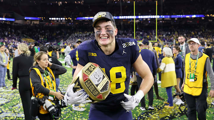 Did the Chicago Bears' selection of tight end Colston Loveland earn them a passing grade? Did the Chicago Bears' selection of tight end Colston Loveland earn them a passing grade?