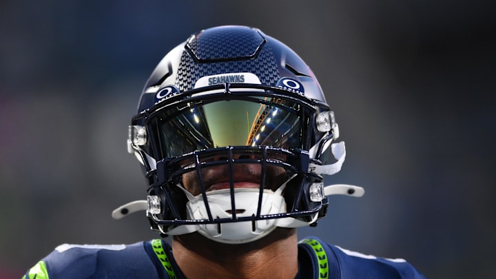 Seattle Seahawks running back Kenneth Walker III warms up