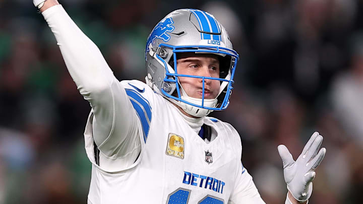 Detroit Lions quarterback Jared Goff (16).