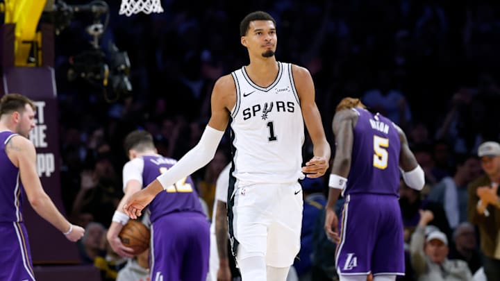 San Antonio Spurs v Los Angeles Lakers