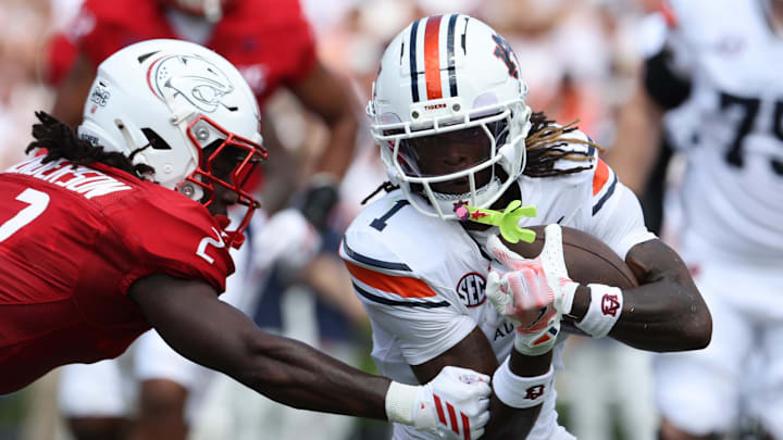 Auburn Tigers wide receiver Eric Singleton Jr. is questionable to play against Oklahoma on Saturday.