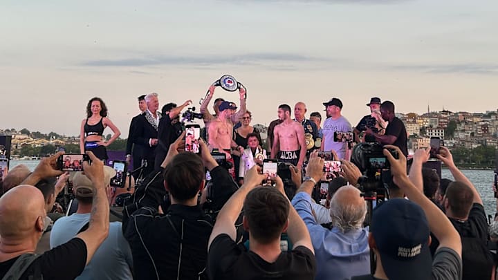 Dickens was victorious in historic  Istanbul fight