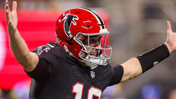 Dec 29, 2025; Atlanta, Georgia, USA; Atlanta Falcons quarterback Kirk Cousins (18) celebrates after a touchdown pass against the Los Angeles Rams in the first quarter at Mercedes-Benz Stadium. Mandatory Credit: Brett Davis-Imagn Images
