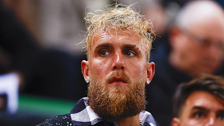 Jake Paul watching Jutta Leerdam watching the race WC Single Distances on March 15, 2025.