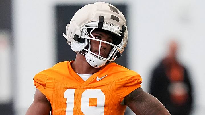 Tennessee defensive back Qua Moss (19) during the Vols' spring football practice in Knoxville on March 17, 2026. Tennessee defensive back Qua Moss (19) during the Vols' spring football practice in Knoxville on March 17, 2026.