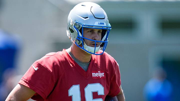 Detroit Lions quarterback Jared Goff (16) practices a drill during OTAs at team's Allen Park Performance Center Detroit Lions quarterback Jared Goff (16) practices a drill during OTAs at team's Allen Park Performance Center
