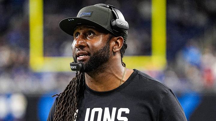 Detroit Lions defensive coordinator Kelvin Sheppard watches a replay against Tampa Bay Buccaneers Detroit Lions defensive coordinator Kelvin Sheppard watches a replay against Tampa Bay Buccaneers
