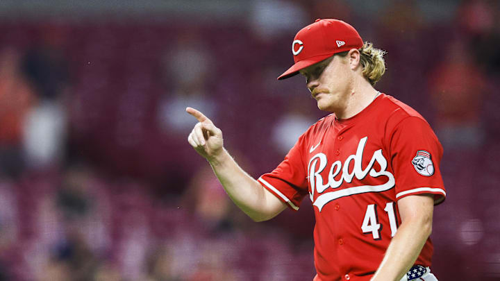 Jul 9, 2025; Cincinnati, Ohio, USA; Cincinnati Reds starting pitcher Andrew Abbott (41) acknowledges fans as he walks off the field during a pitching change in the eighth inning against the Miami Marlins at Great American Ball Park. Mandatory Credit: Katie Stratman-Imagn Images Jul 9, 2025; Cincinnati, Ohio, USA; Cincinnati Reds starting pitcher Andrew Abbott (41) acknowledges fans as he walks off the field during a pitching change in the eighth inning against the Miami Marlins at Great American Ball Park. Mandatory Credit: Katie Stratman-Imagn Images