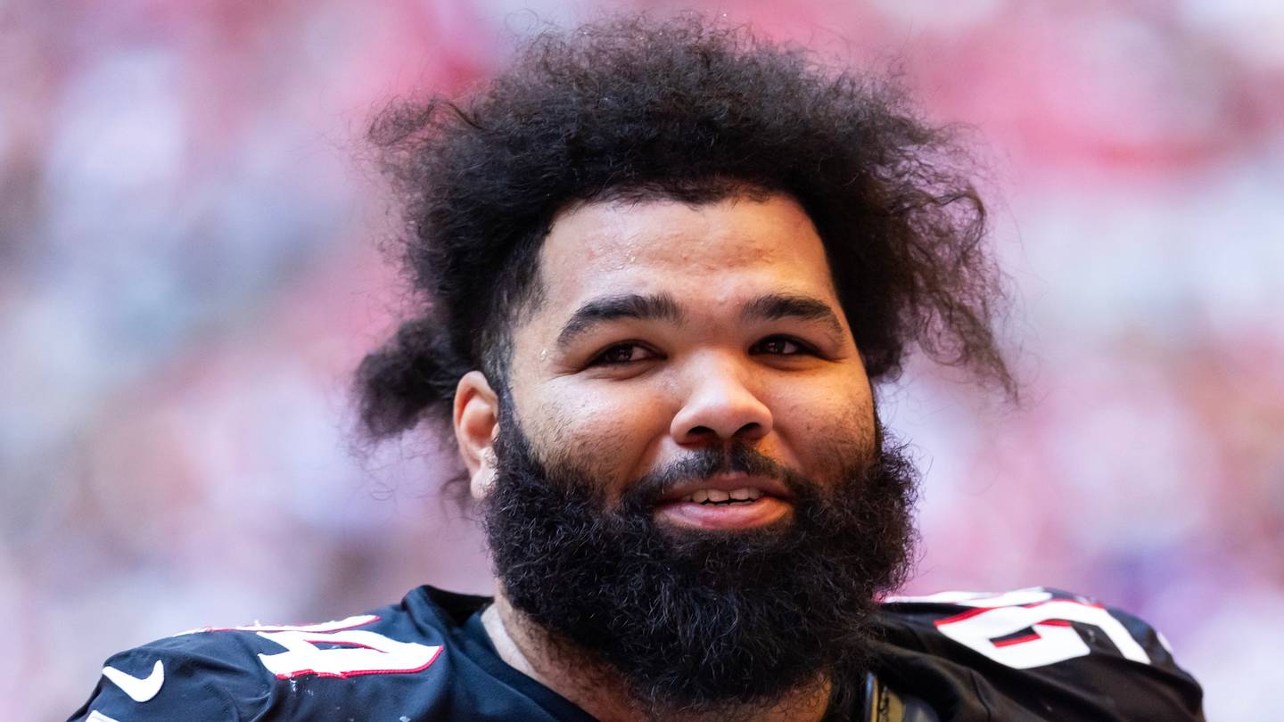 Brandon Dorlus' position change paved the way for breakout Falcons DL to shine