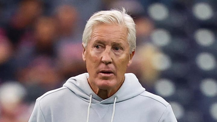 Former Las Vegas Raiders head coach Pete Carroll before playing against the Houston Texans.