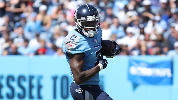 Julio Jones salió lesionado del juego de los Titans en la Semana 6