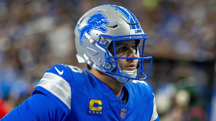 Detroit Lions quarterback Jared Goff (16) runs onto the field against the New Orleans Saints Detroit Lions quarterback Jared Goff (16) runs onto the field against the New Orleans Saints