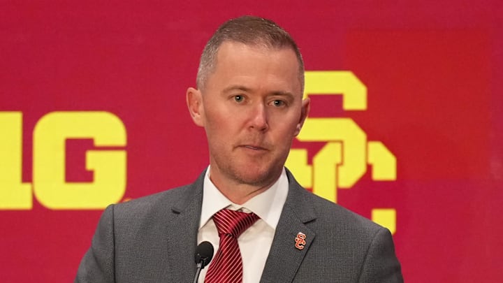 Jul 24, 2025; Las Vegas, NV, USA; USC head coach Lincoln Riley speaks to the media during the Big Ten NCAA college football media days at Mandalay Bay Resort. Mandatory Credit: Lucas Peltier-Imagn Images Jul 24, 2025; Las Vegas, NV, USA; USC head coach Lincoln Riley speaks to the media during the Big Ten NCAA college football media days at Mandalay Bay Resort. Mandatory Credit: Lucas Peltier-Imagn Images