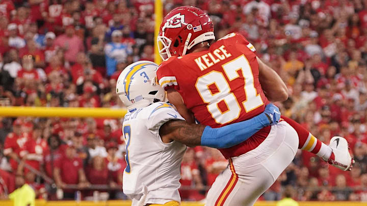 Sep 15, 2022; Kansas City, Missouri, USA;(87) catches a pass against (3) during the first half at GEHA Field at Arrowhead Stadium. Mandatory Credit: Denny Medley-Imagn Images Sep 15, 2022; Kansas City, Missouri, USA;(87) catches a pass against (3) during the first half at GEHA Field at Arrowhead Stadium. Mandatory Credit: Denny Medley-Imagn Images
