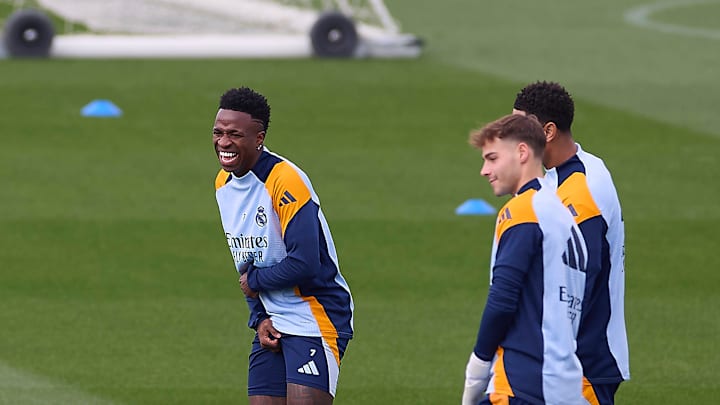 Real Madrid's Vinícius Júnior returned to training with the team.